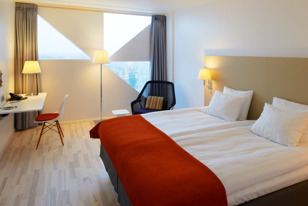 Urheberrecht: Ake Lindman, Alstensgatan 37, 167 65 Bromma +46 8 34 35 80 info@lindmanphotography.com, Lank till fotografierna: ftp://lindman:ekonose8943@lindmanphotography.com Scandic Victoria Tower, room, standard